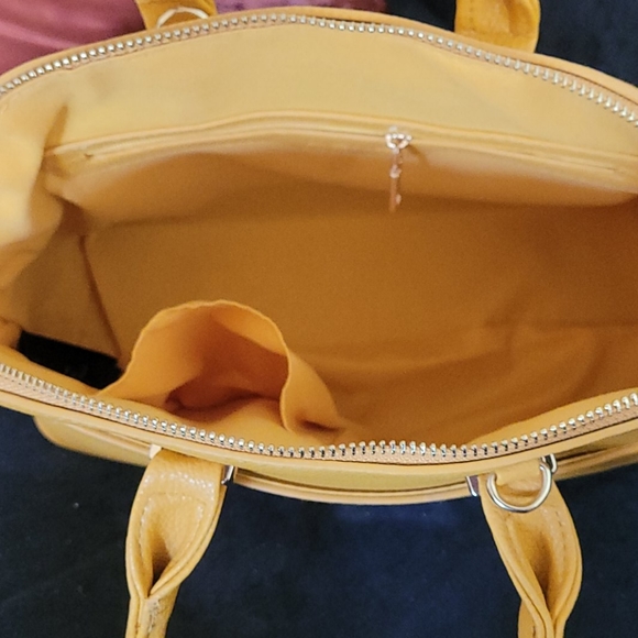 Mustard, Bebe Jenna Pebble Medium Dome - Picture 4 of 5